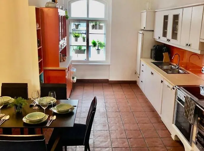 Secret Garden Apartment *